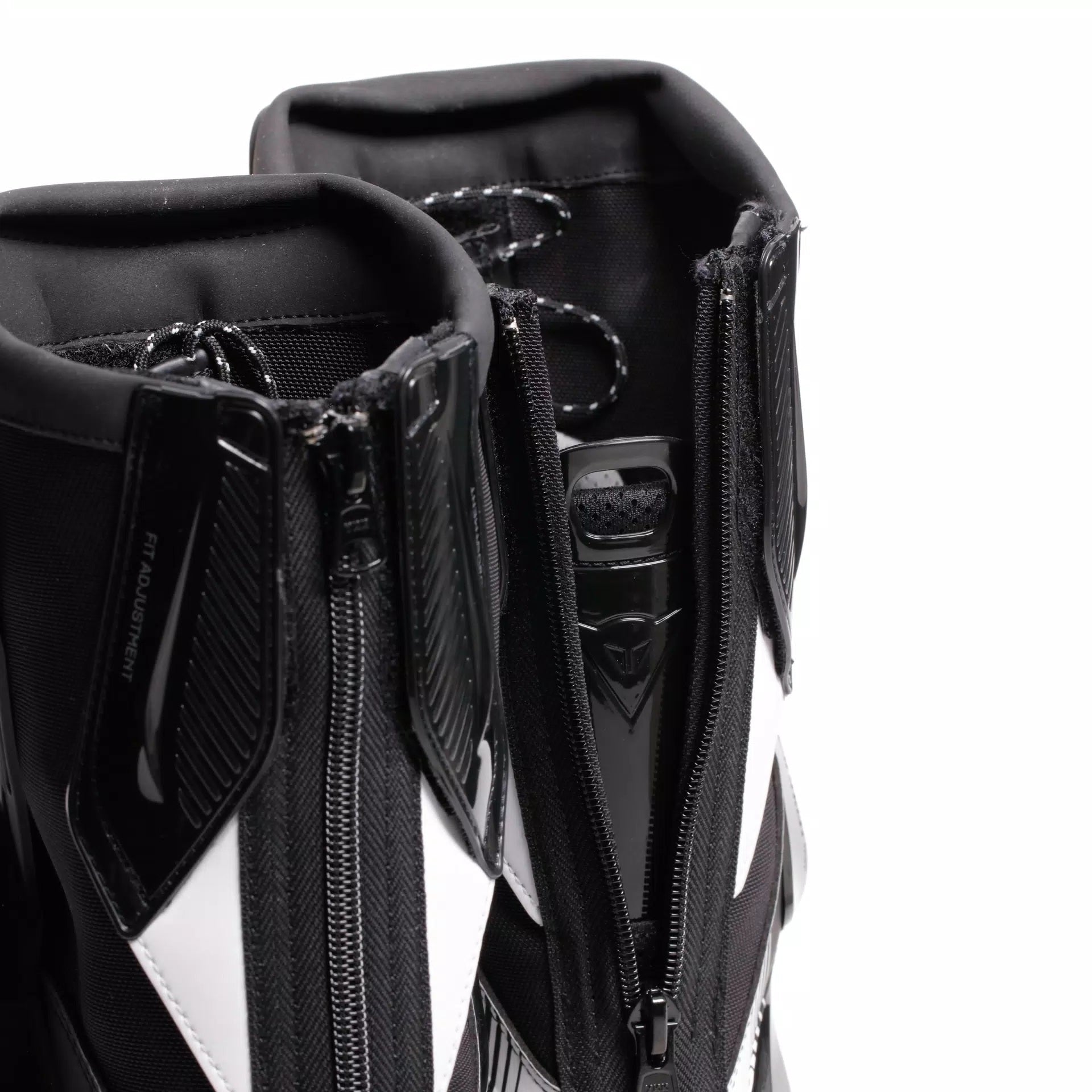 Botas de motociclismo Dainese Torque 4 Air Racing e Estrada Verão | Homens | Preto/Branco/Vermelho | 2017900086N3200 