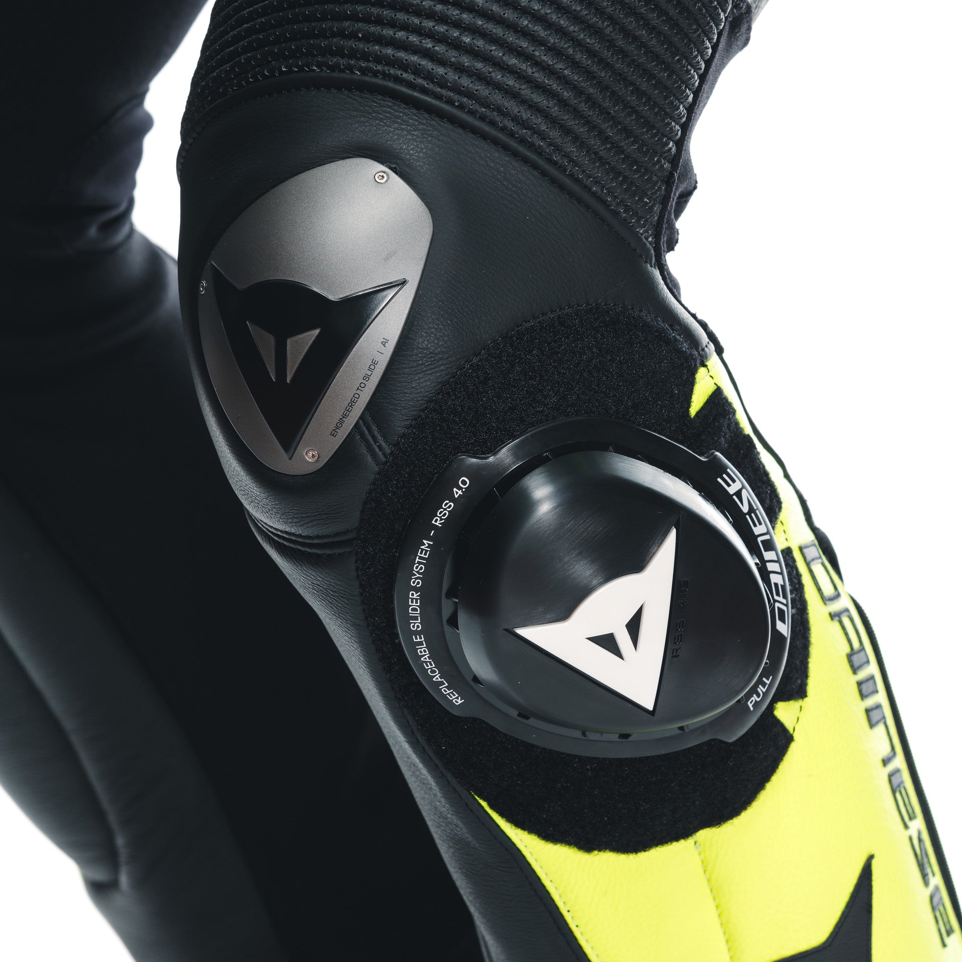 Dainese Misano 3 D-AIR® Macacão de Couro – Vestuário de Corrida com Airbag Perfurado | Masculino | Preto/Amarelo Neon 