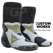 Botas de moto de corrida e estrada Dainese Axial 2 | Homem | Pérola branco / Magnésio | Custom Works 
