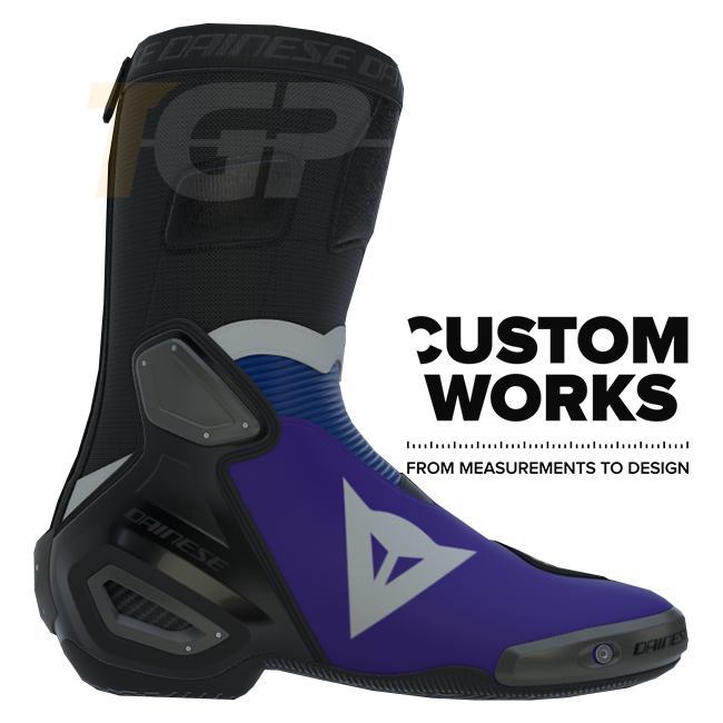 Dainese Axial 2 Racing e botas de motociclo de estrada Prima Pramac Yamaha MotoGP Replica | Homem | Roxo / Azul Yamaha / Branco | Custom Works 