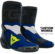 Botas de motociclismo de corrida e estrada Dainese Axial 2 Air | Homem | Azul Yamaha / Branco / Amarelo Fluo | Custom Works 