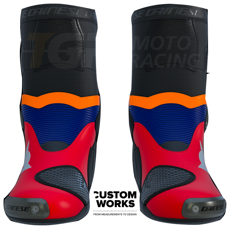 Botas de motociclo de corrida e estrada Dainese Axial 2 Racing e Luca Marini Replica 2026 | Homem | Lava Red / Electric Blue / Laranja Flúor / Branco | Custom Works 