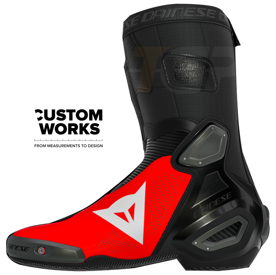 Botas de motociclo de corrida e estrada Dainese Axial 2 Air Marco Bezzecchi Replica 2026 | Homem | Vermelho Fluo / Preto | Custom Works 