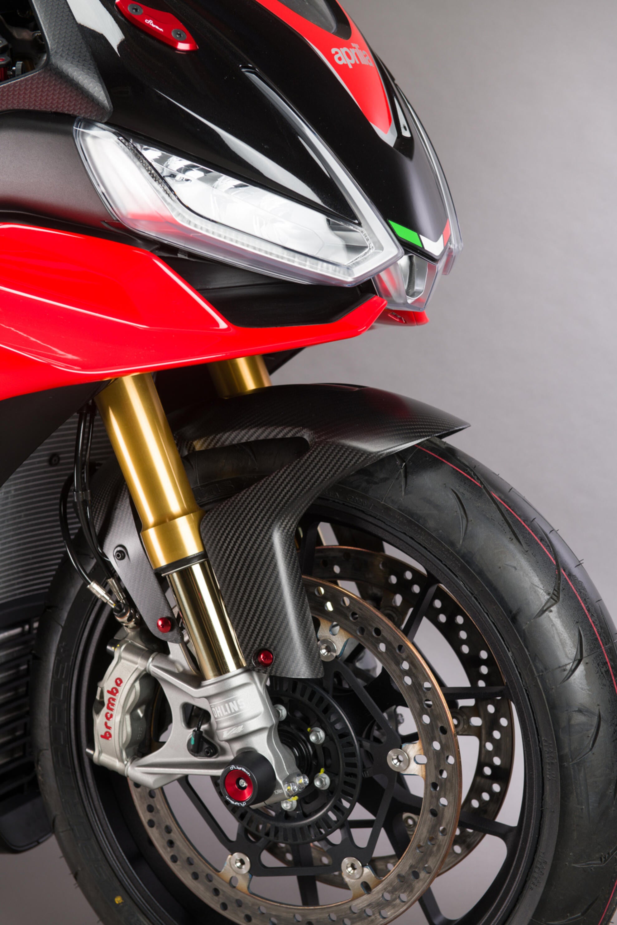 Parafuso dianteiro em carbono LighTech Aprilia RSV4/RR/1100 Factory (21-26) CARA0610 