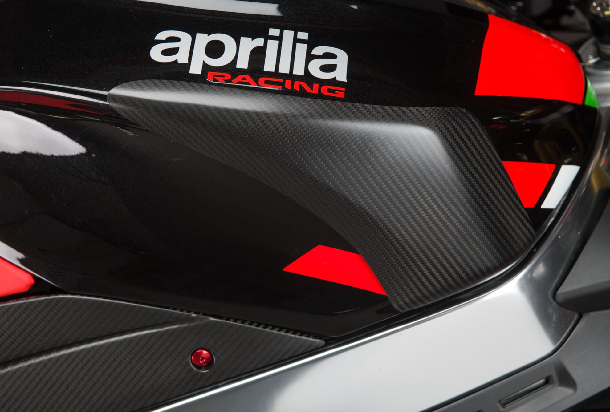Proteção de tanque Proteções Carbon LighTech Aprilia RSV4/RR/1100 Factory (21-26) CARA2090 