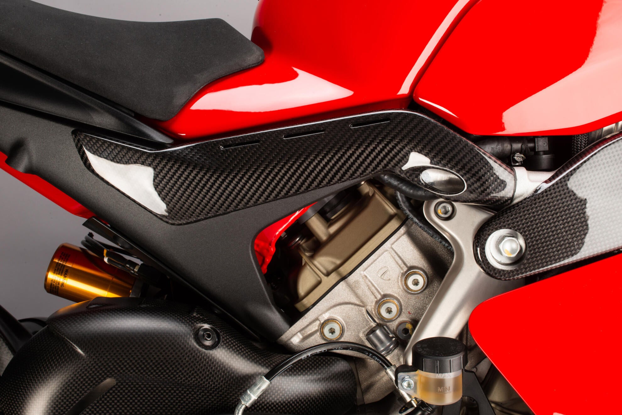 Capa do quadro traseiro em Carbono LighTech Ducati Panigale V4/S/R (18-24) CARD0880 