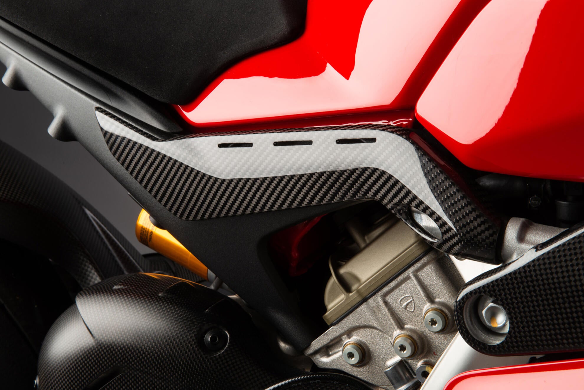 Capa do quadro traseiro em Carbono LighTech Ducati Panigale V4/S/R (18-24) CARD0880 