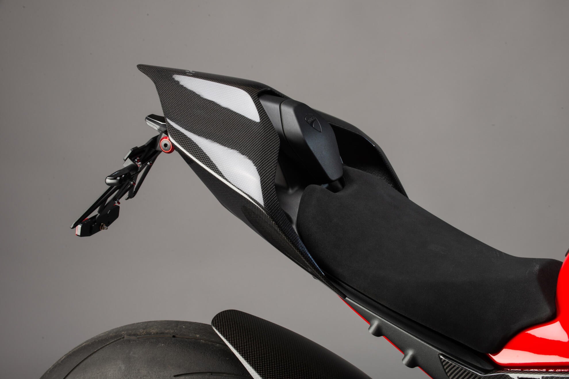 Carenagem traseira em carbono LighTech Ducati Panigale V4/S/R (18-24) CARD0890 