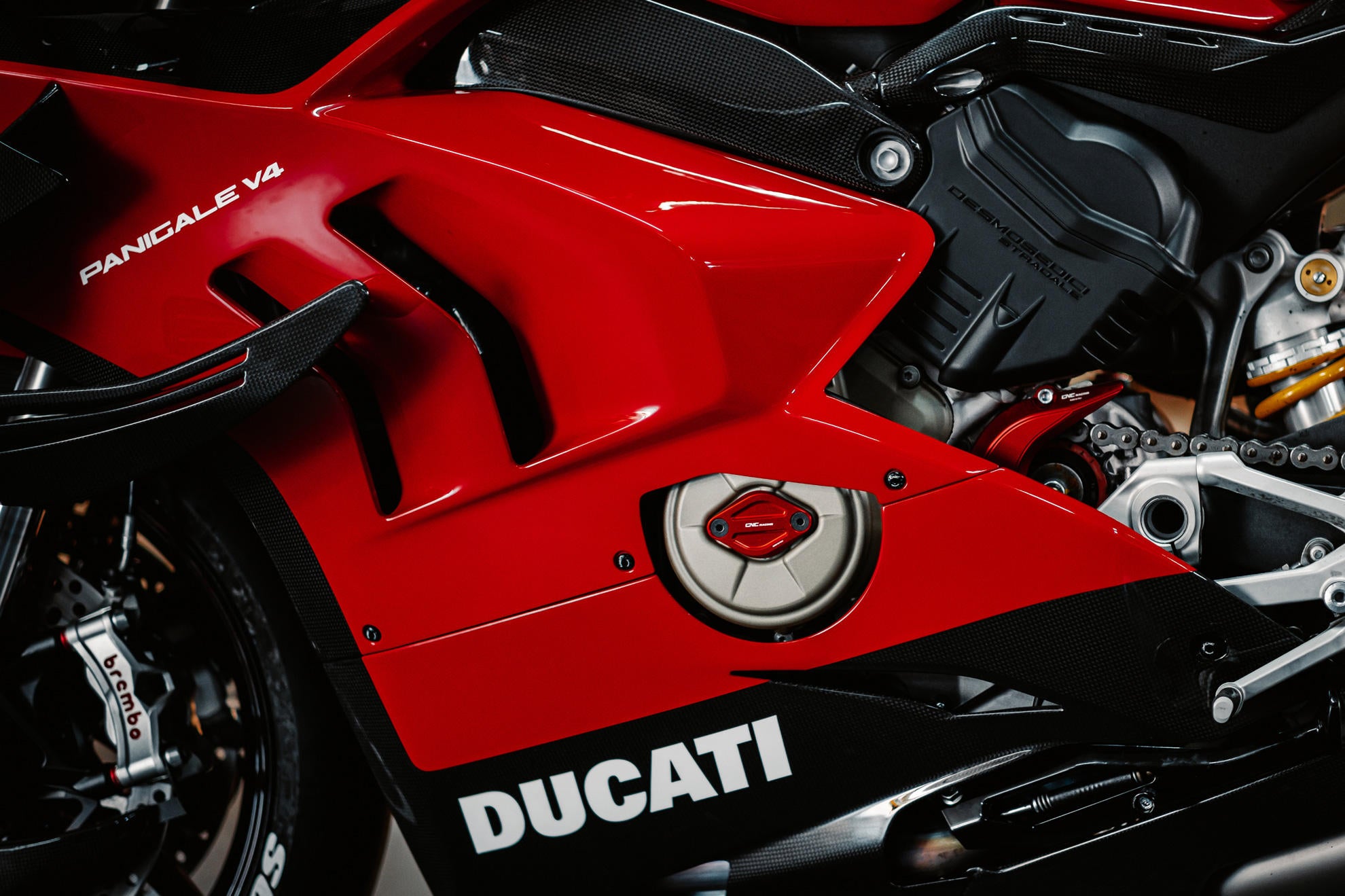 Capa do pinhão em alumínio CNC Racing Ducati Panigale V4/S/R (25-26) CP172 