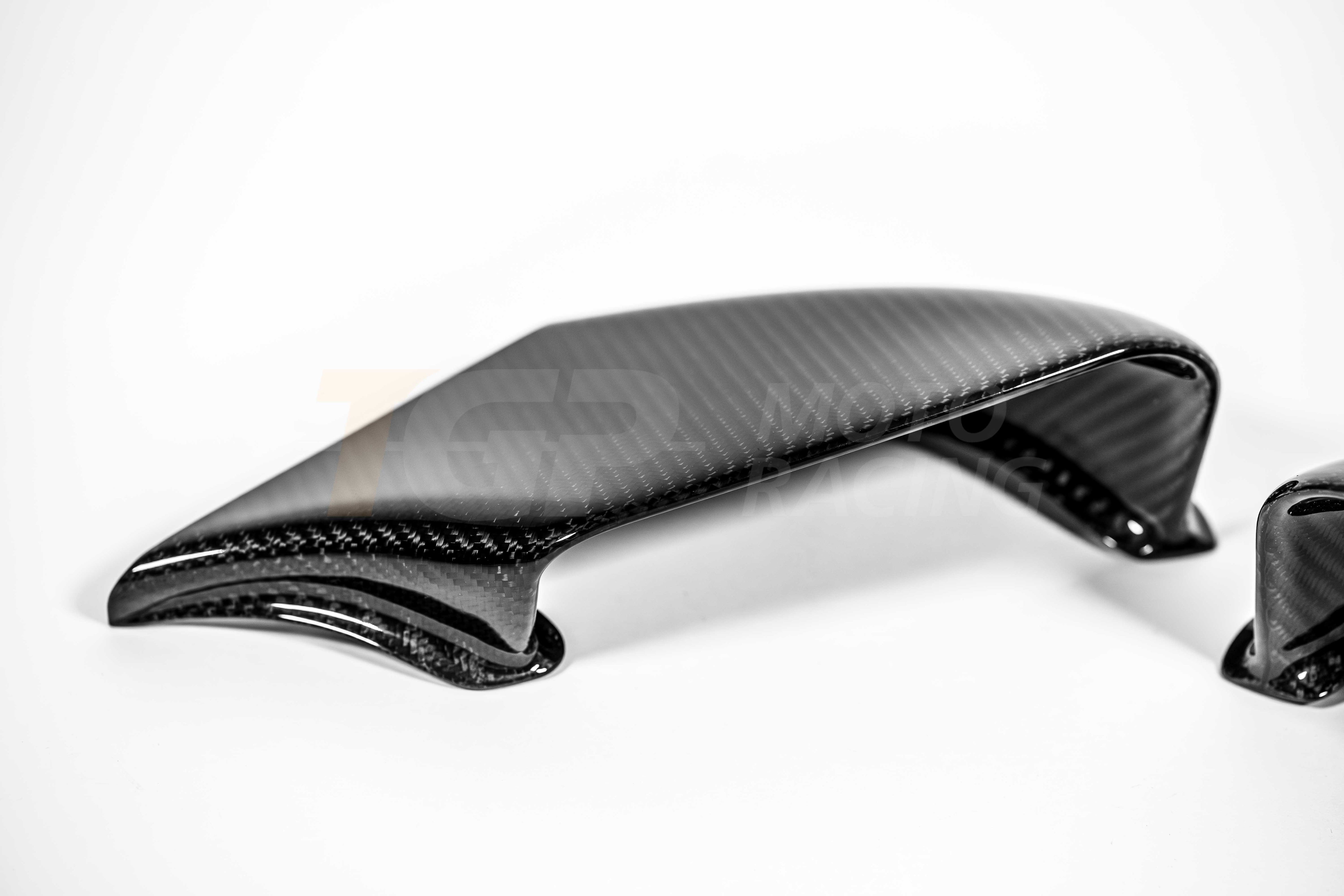 Conjunto de Corner Sidepods 200 g de Carbono AP Carbon Line para Ducati Panigale V4/S/R (25-26) 