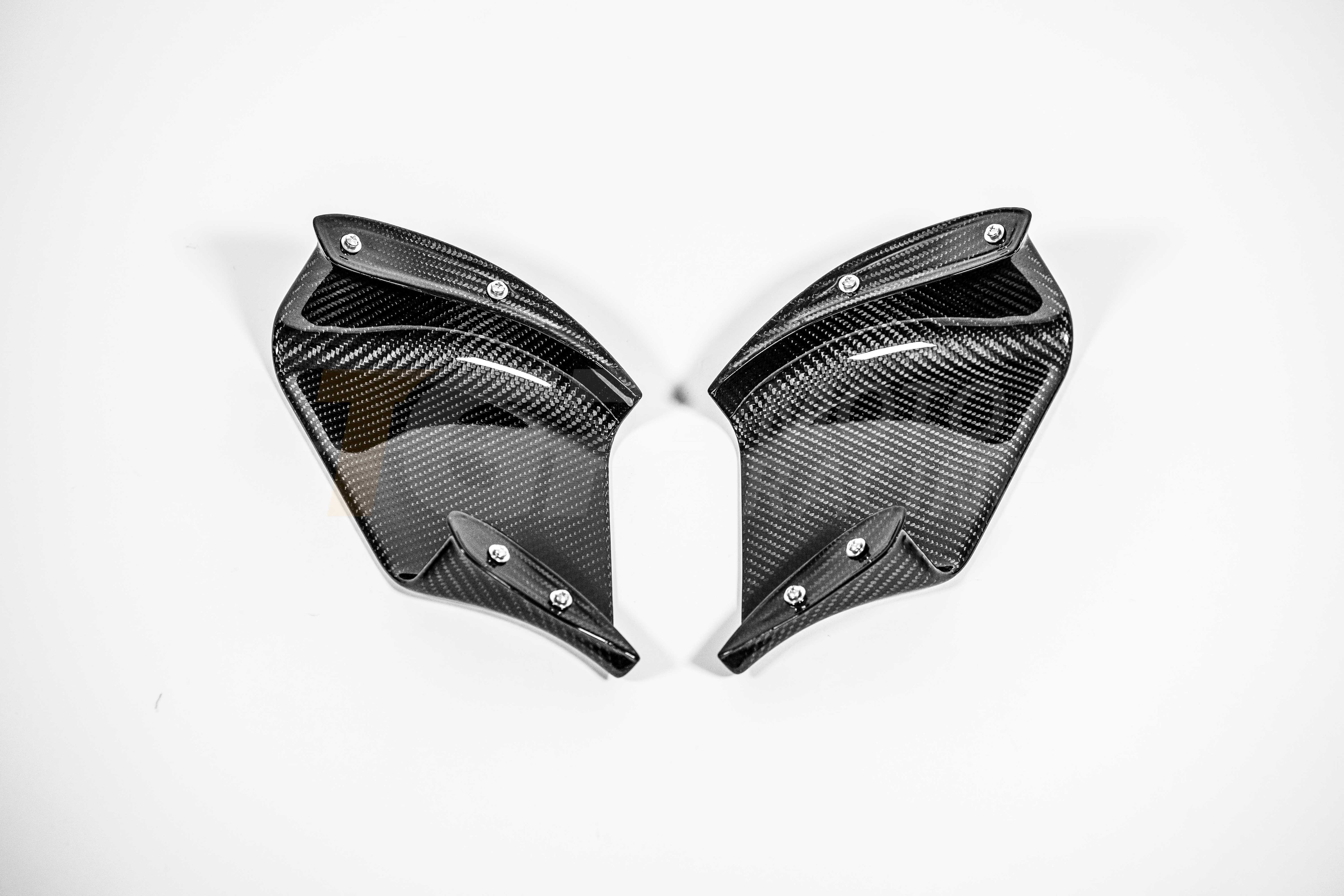 Conjunto de Corner Sidepods 200 g de Carbono AP Carbon Line para Ducati Panigale V4/S/R (25-26) 