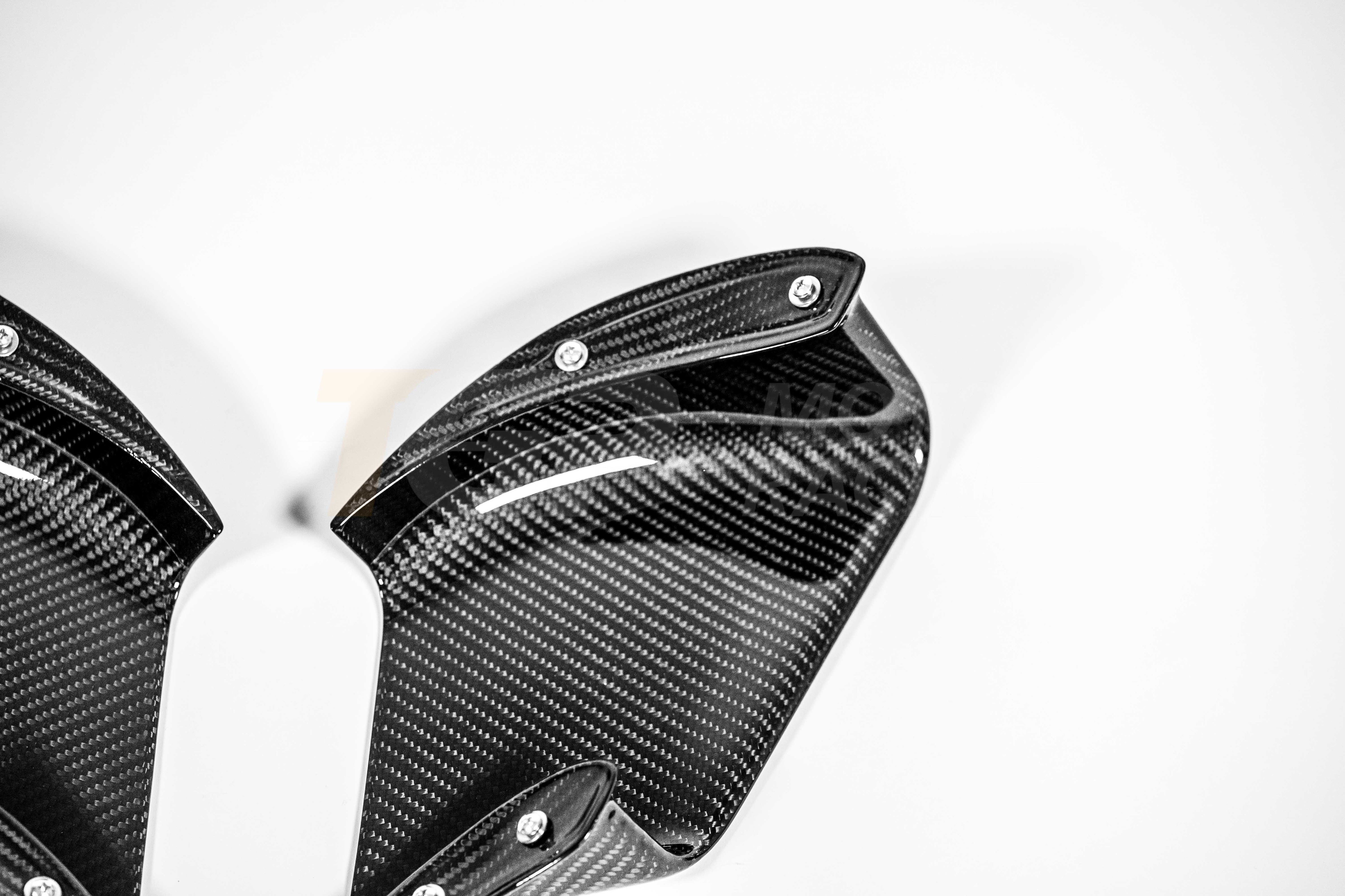 Conjunto de Corner Sidepods 200 g de Carbono AP Carbon Line para Ducati Panigale V4/S/R (25-26) 