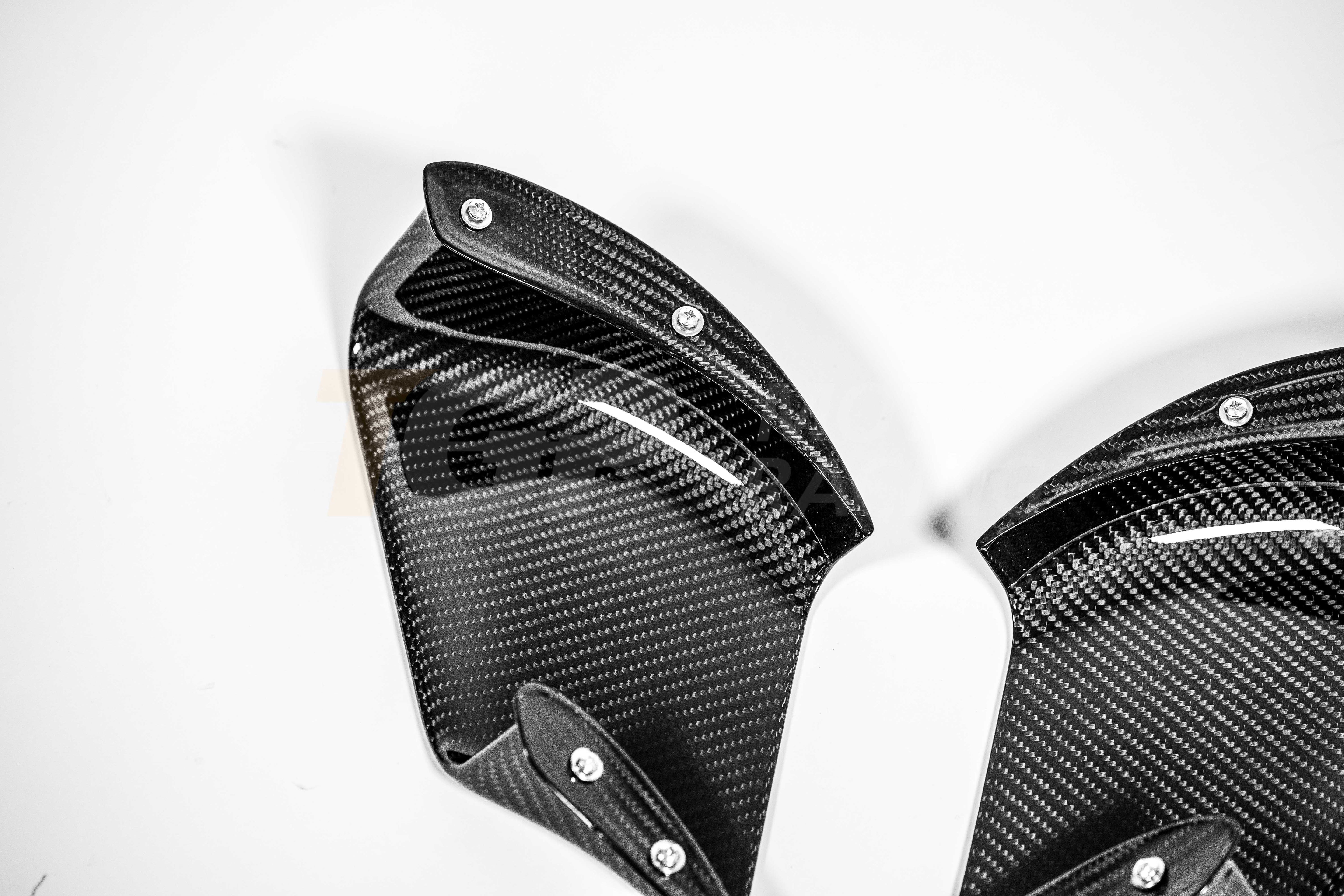 Conjunto de Corner Sidepods 200 g de Carbono AP Carbon Line para Ducati Panigale V4/S/R (25-26) 