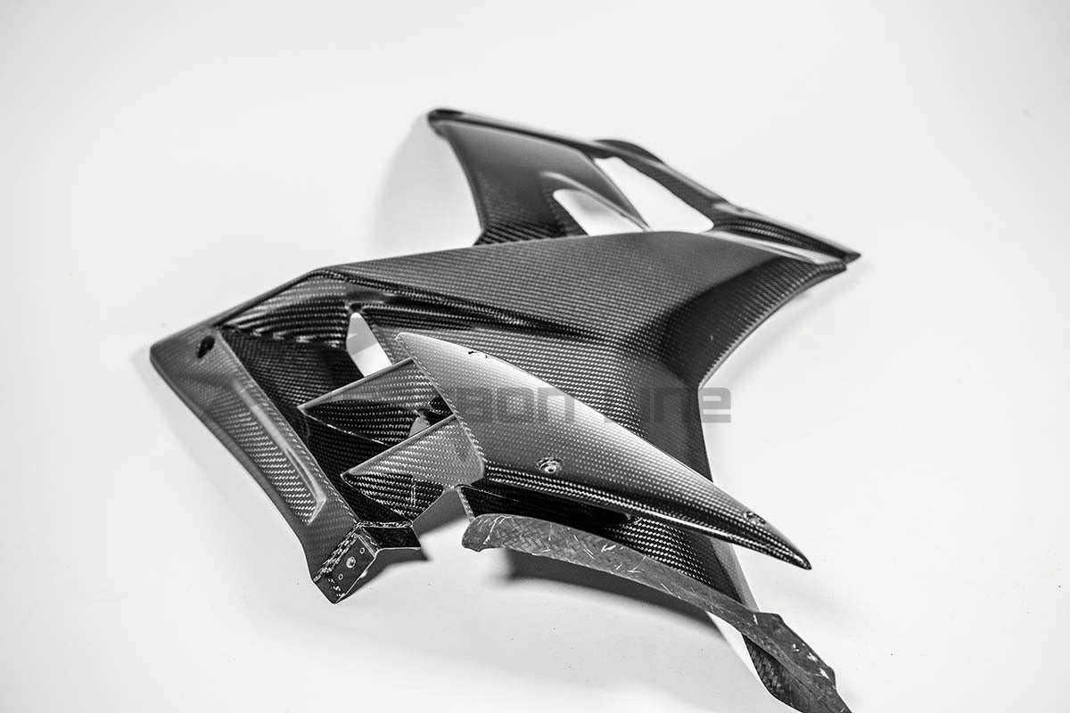 Painel lateral esquerdo 200g AP Carbon Line Aprilia RSV4/RR/1100 Factory (21-26) 