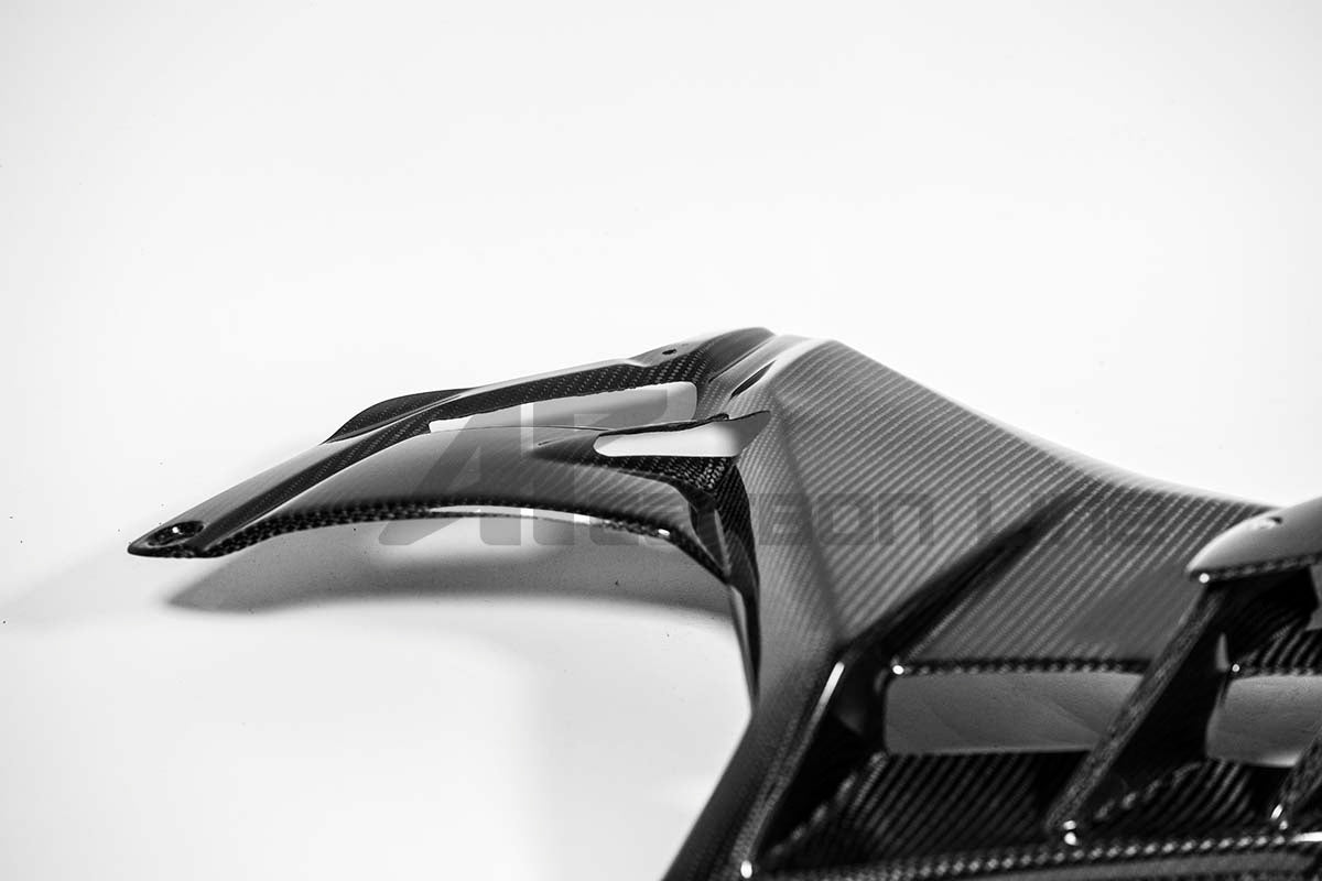 Painel lateral esquerdo 200g AP Carbon Line Aprilia RSV4/RR/1100 Factory (21-26) 