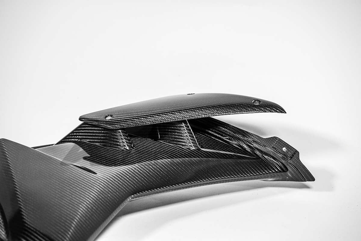 Painel lateral direito 200g AP Carbon Line Aprilia RSV4/RR/1100 Factory (21-26) 