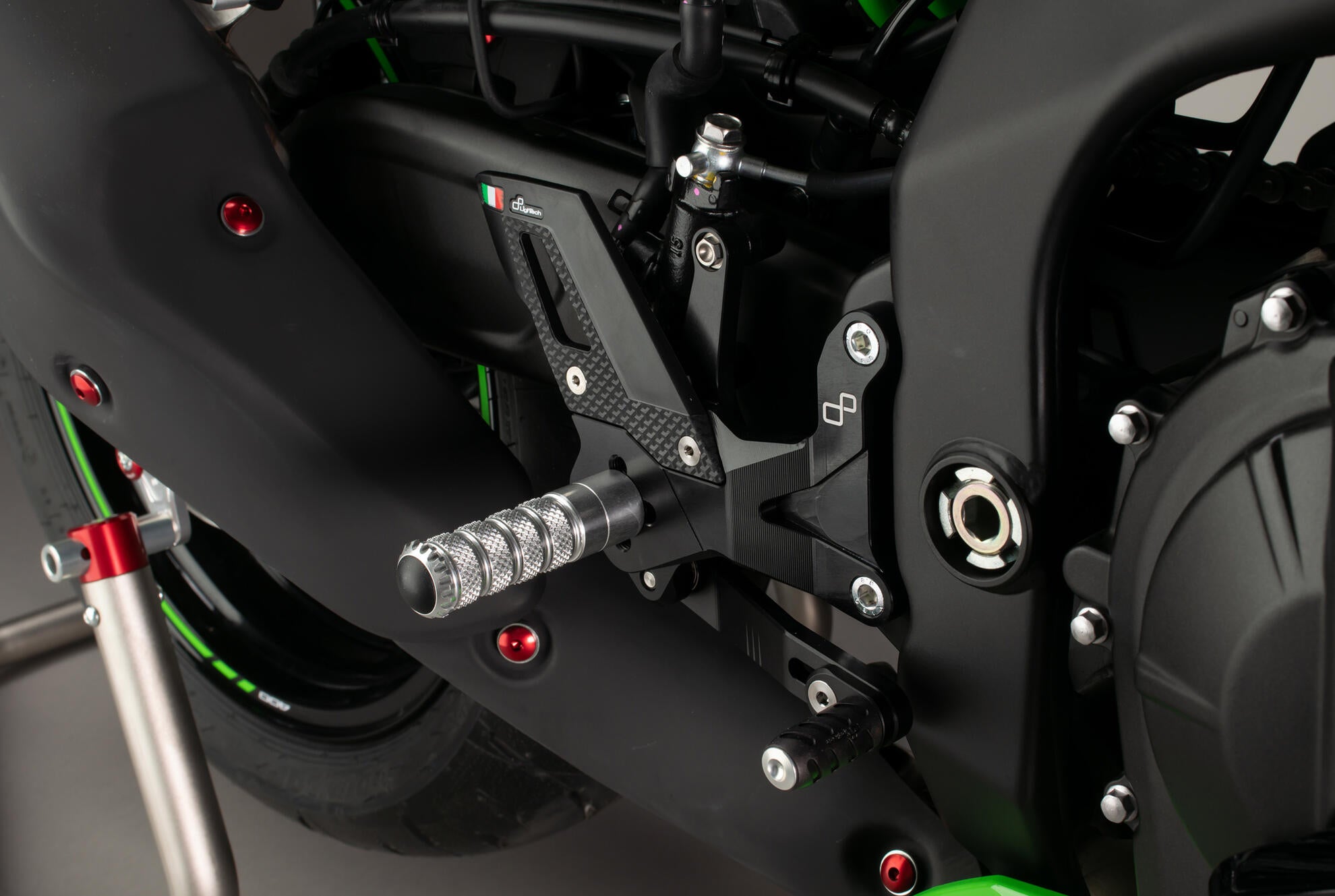 Sistema de escape Track-Use LighTech Kawasaki ZX-4 RR (23-25) FTRKA014 
