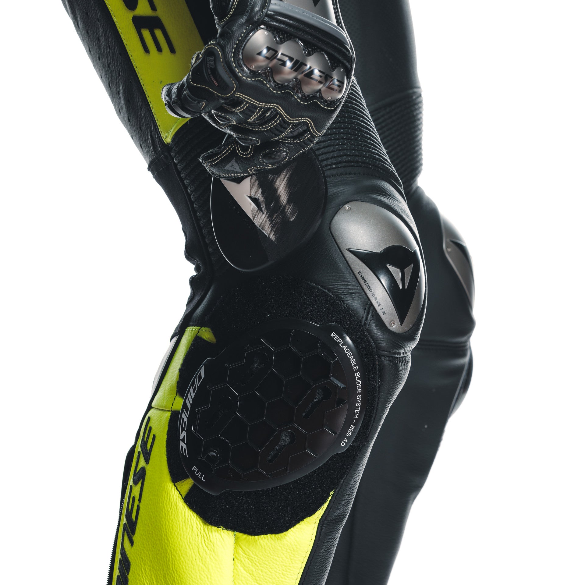Dainese Misano 3 D-AIR® Macacão de Couro – Vestuário de Corrida com Airbag Perfurado | Masculino | Preto/Amarelo Neon 