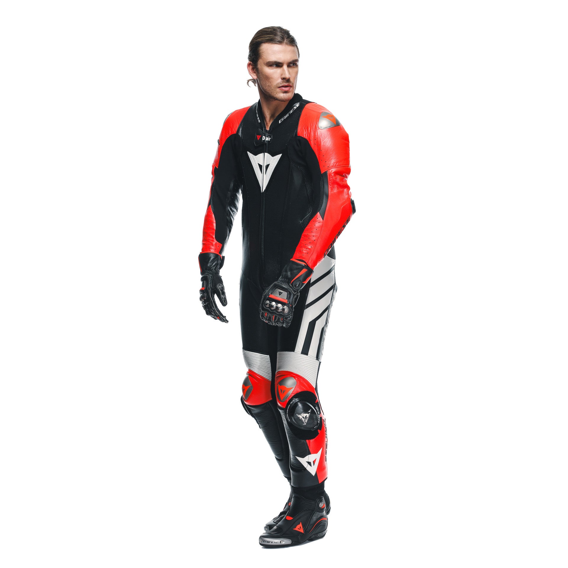 Dainese Mugello 3 D-AIR® Macacão de Couro Integral – Macacão de Corrida com Airbag Perfurado | Homens | Preto/Vermelho 