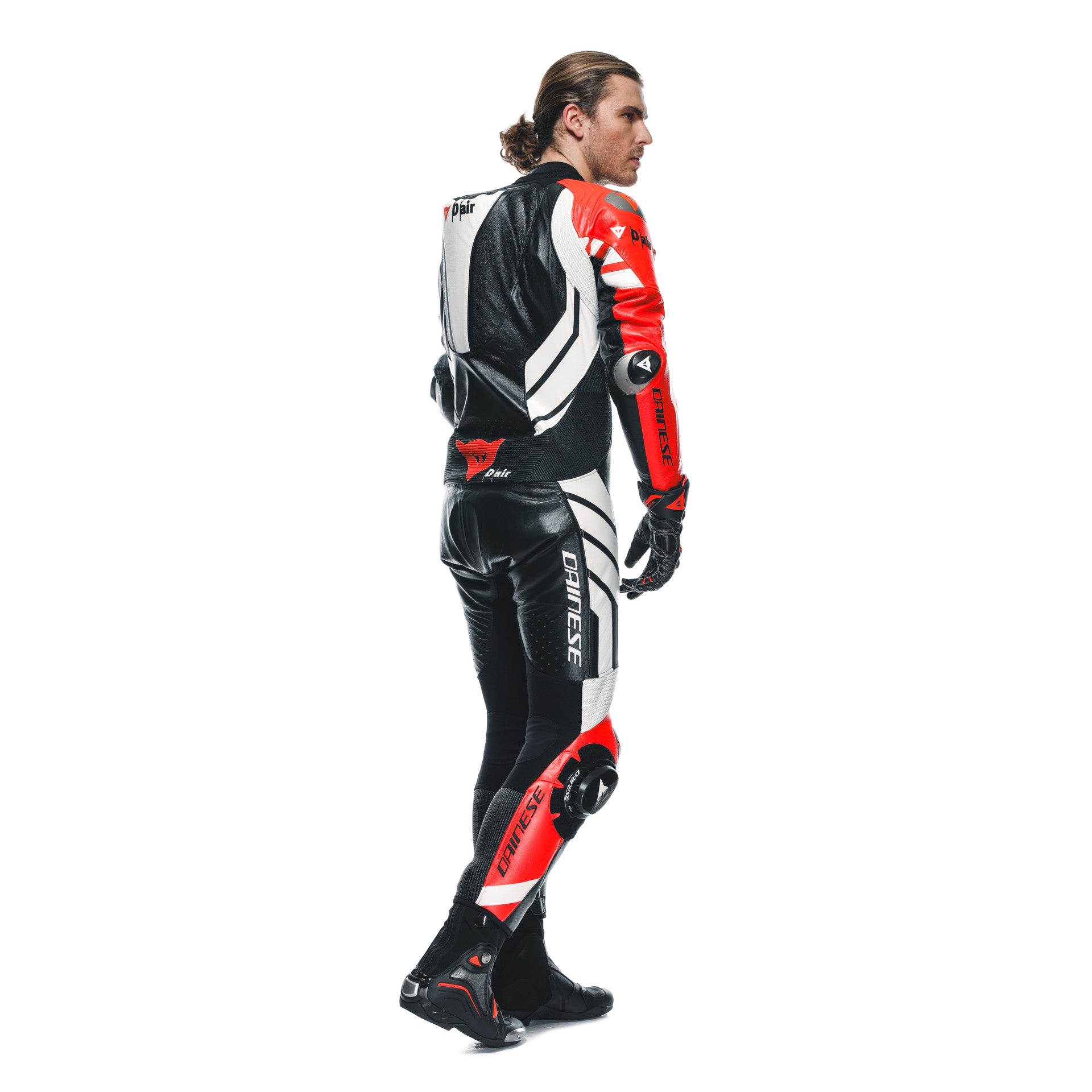 Dainese Mugello 3 D-AIR® Macacão de Couro Integral – Macacão de Corrida com Airbag Perfurado | Homens | Preto/Vermelho 