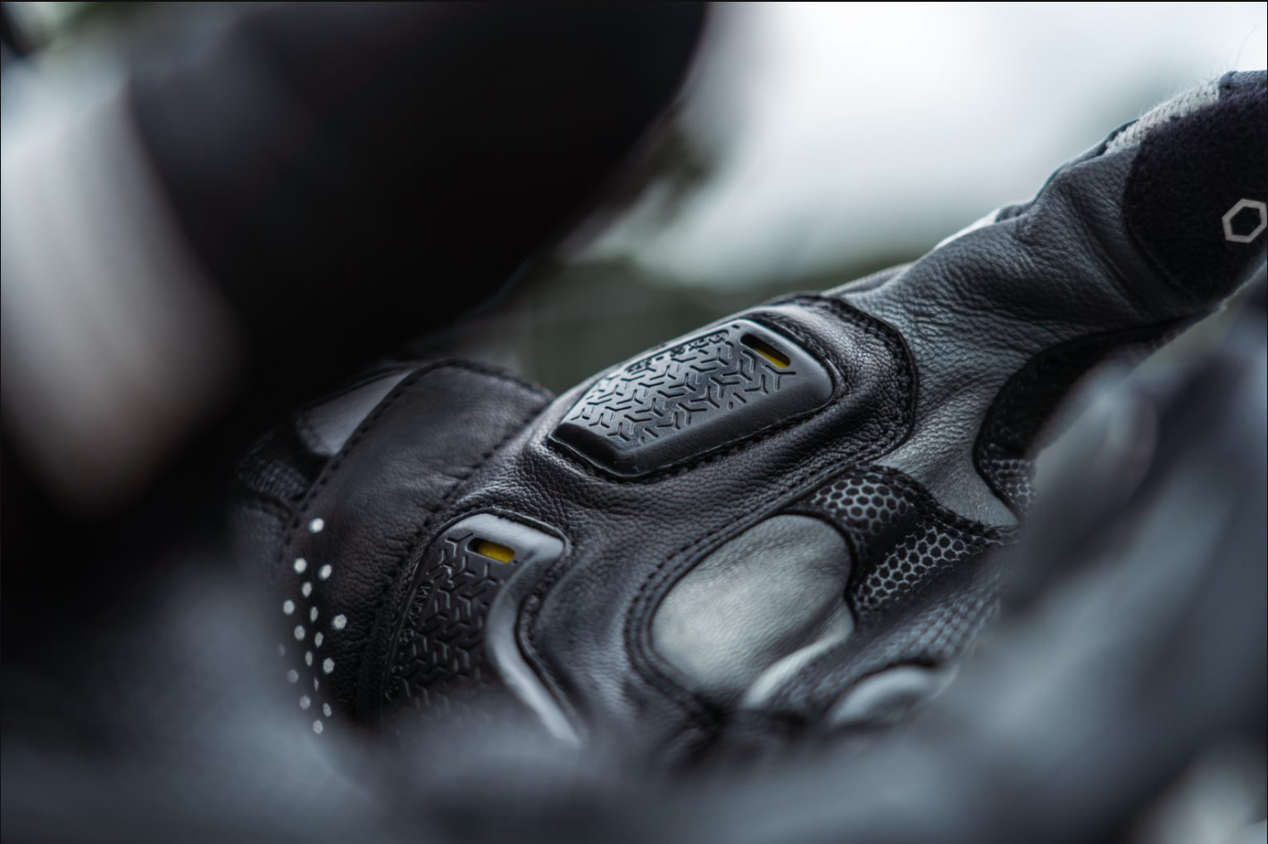 Knox Oulton MK2 Luvas de Desporto em Pele | Homem | Preto/Branco | 1011352160050 