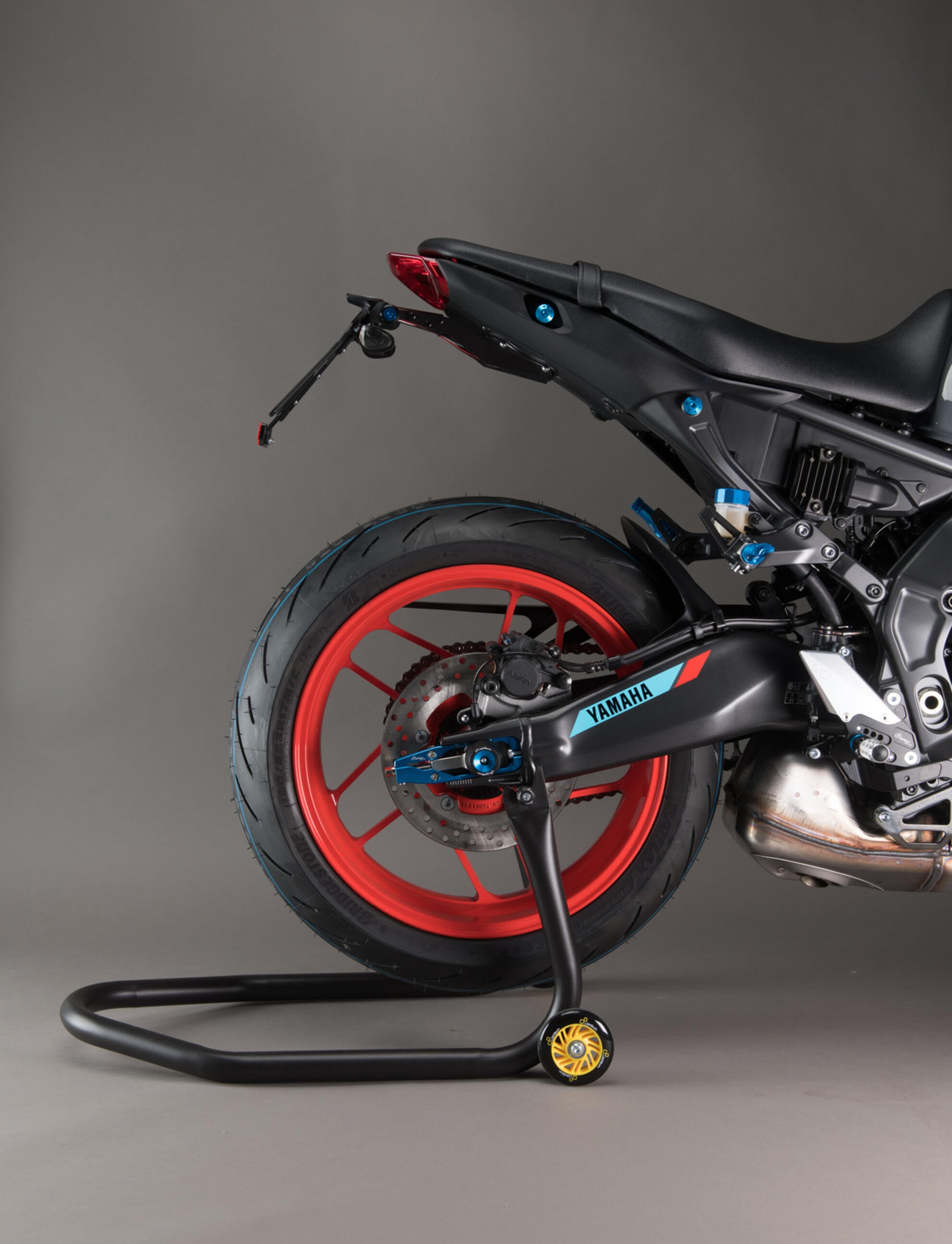 Suporte de roda traseira em aço LighTech com suportes de garfo RSF036 