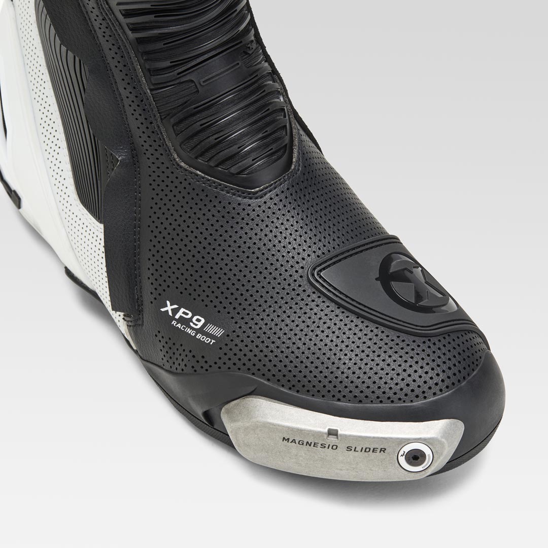 Botas de moto de corrida e estrada XPD XP9-S AIR perfuradas | Masculino | Branco/Preto 