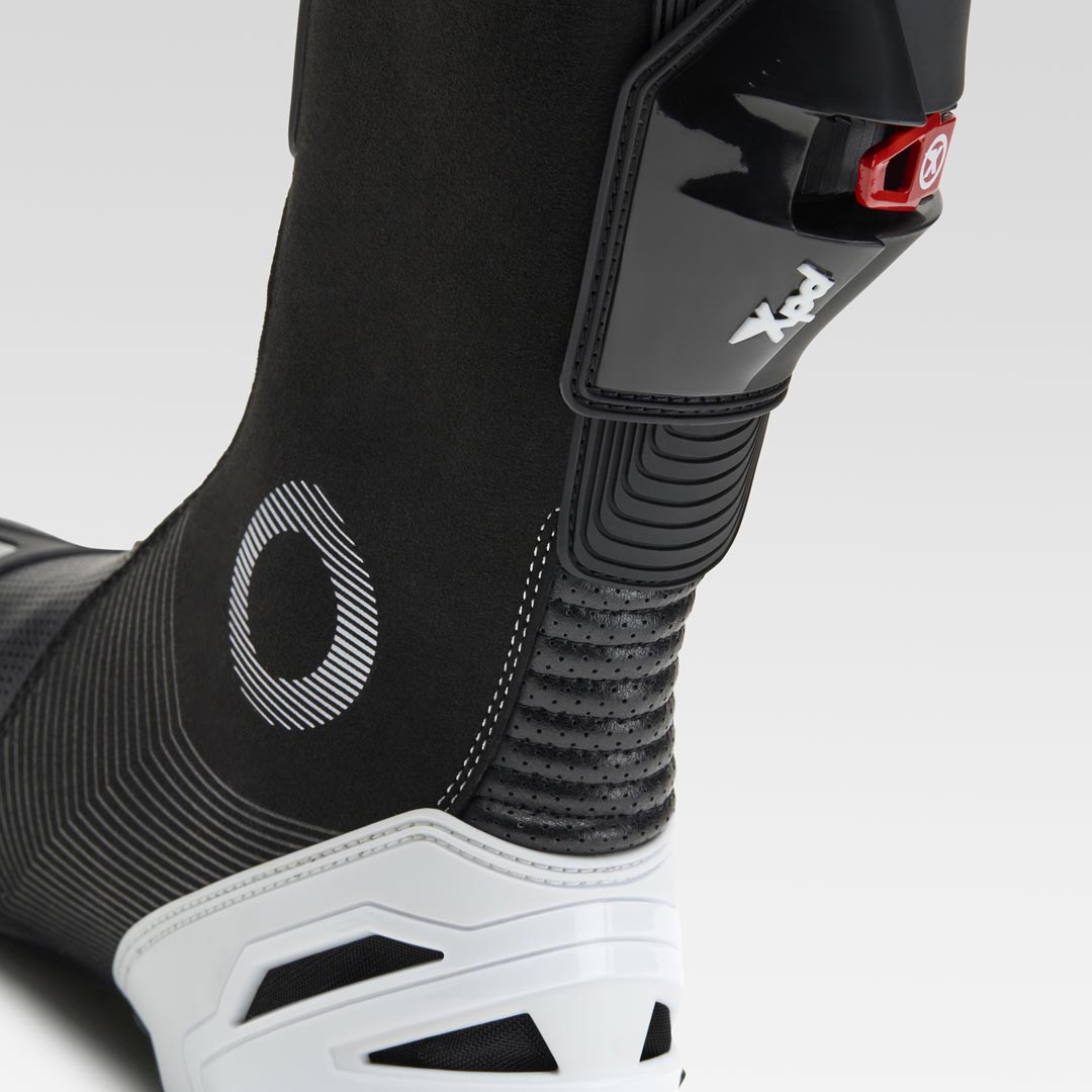 Botas de moto de corrida e estrada XPD XP9-S AIR perfuradas | Masculino | Branco/Preto 