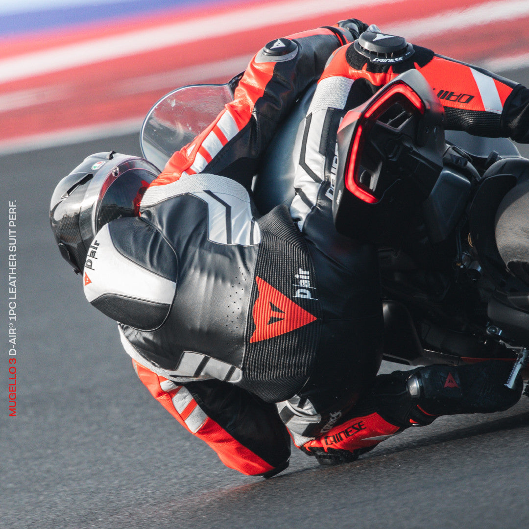 Dainese Mugello 3 D-AIR® Macacão de Couro Integral – Macacão de Corrida com Airbag Perfurado | Homens | Preto/Vermelho 