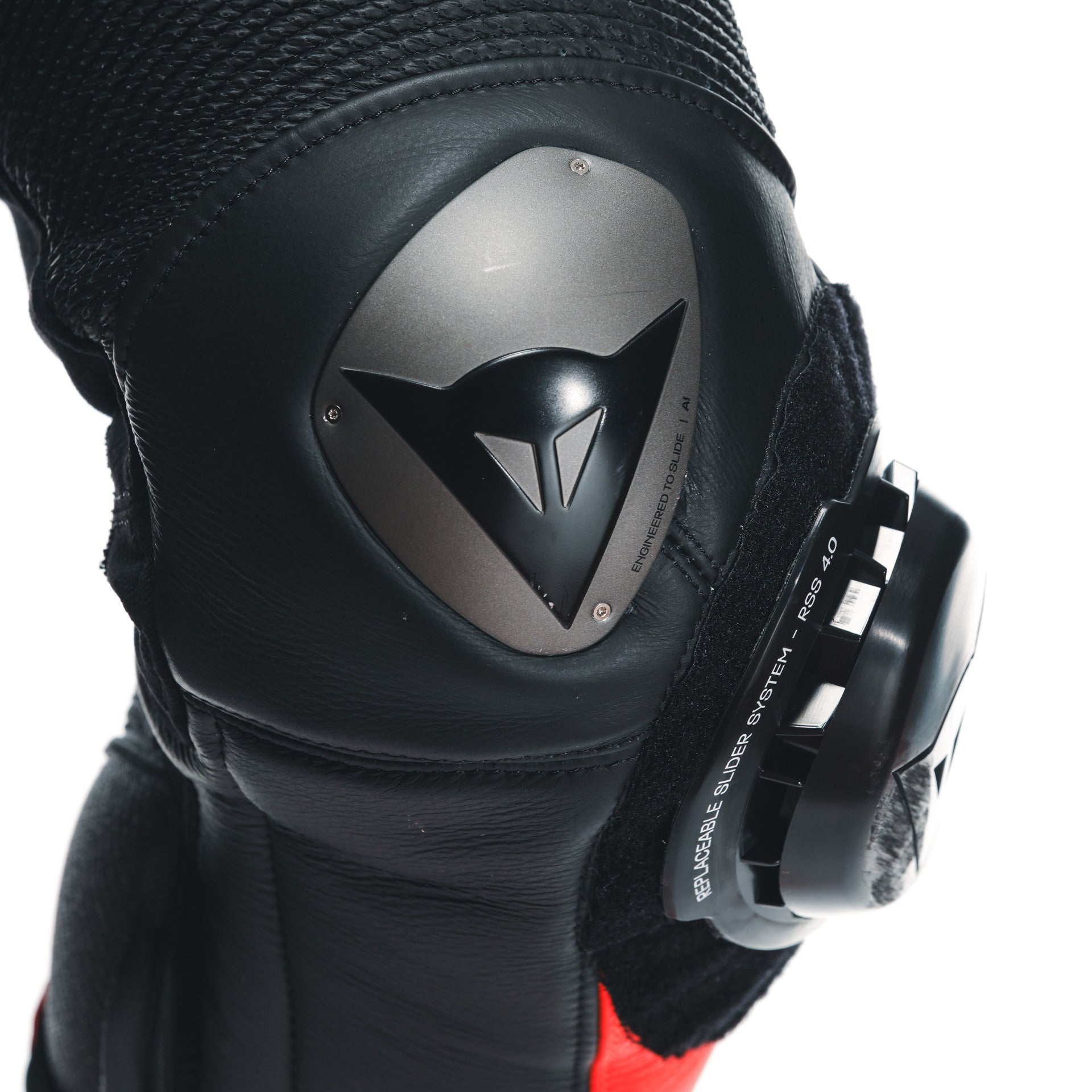 Dainese Misano 3 D-AIR® Macacão de Couro – Macacão de Corrida com Airbag Perfurado | Masculino | Vermelho 