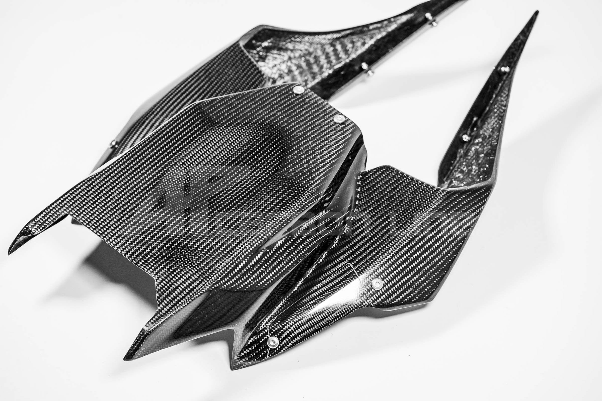 Carenagem traseira 200g AP Carbon Line Yamaha YZF-R1/M RN65 (20-25) 