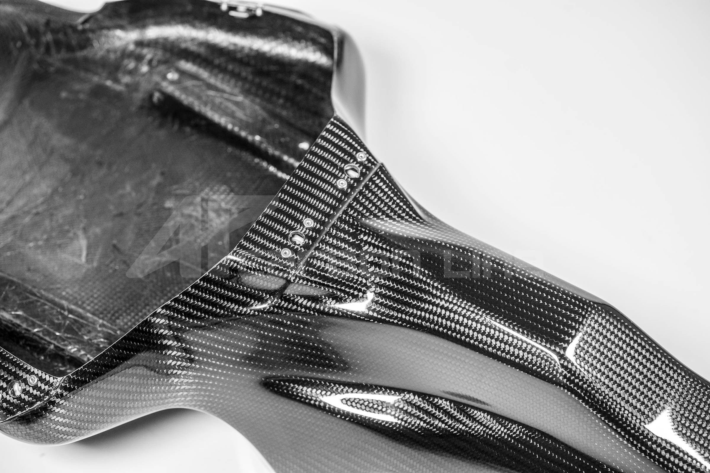 Carenagem traseira 200g AP Carbon Line Yamaha YZF-R1/M RN65 (20-25) 