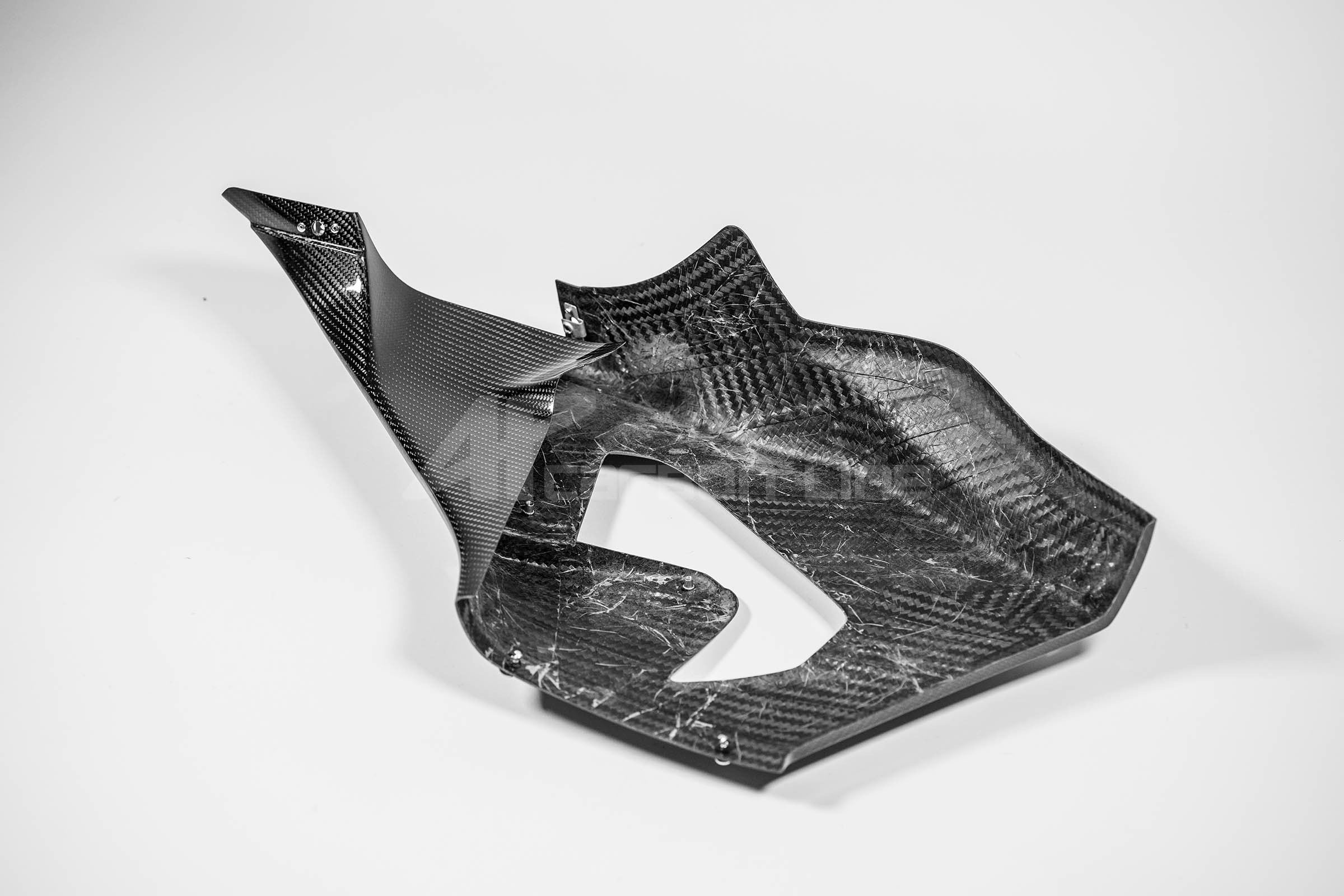 Painel lateral direito 200g AP Carbon Line Honda CBR 1000 RR-R SC82 (20-23) 