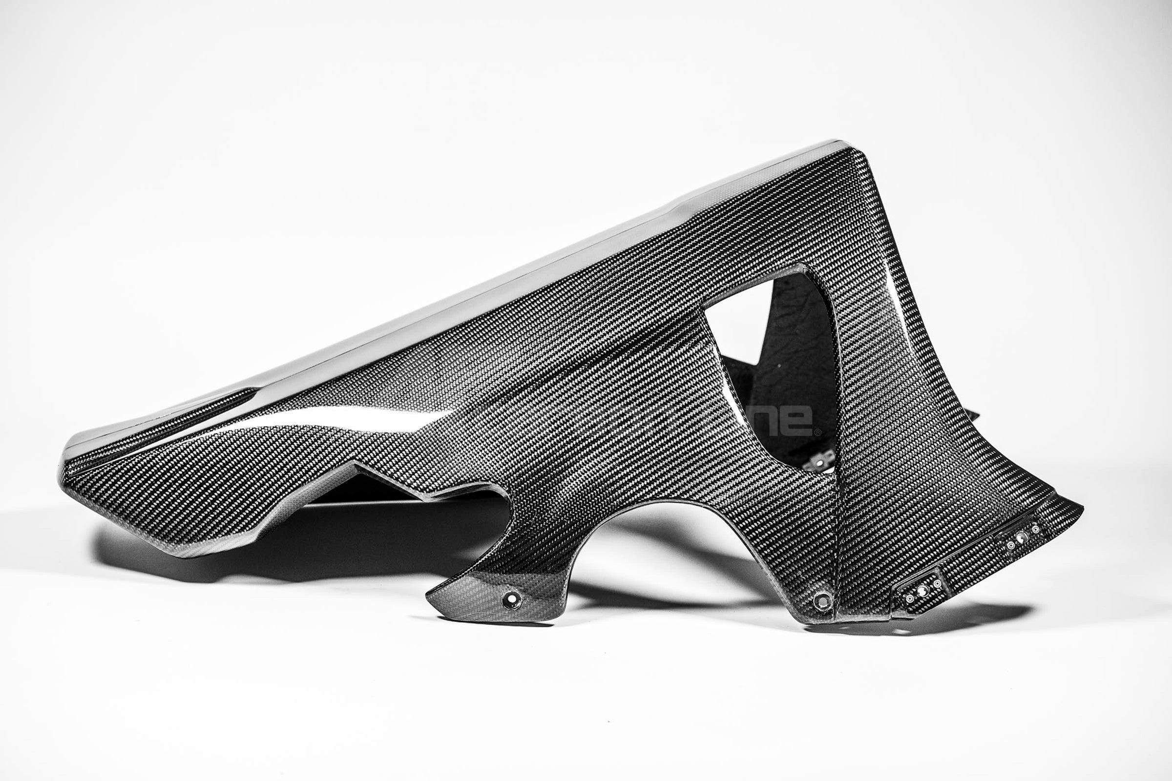 Spoiler de bug 200g AP Carbon Line Yamaha YZF-R1/M RN65 (20-25) 