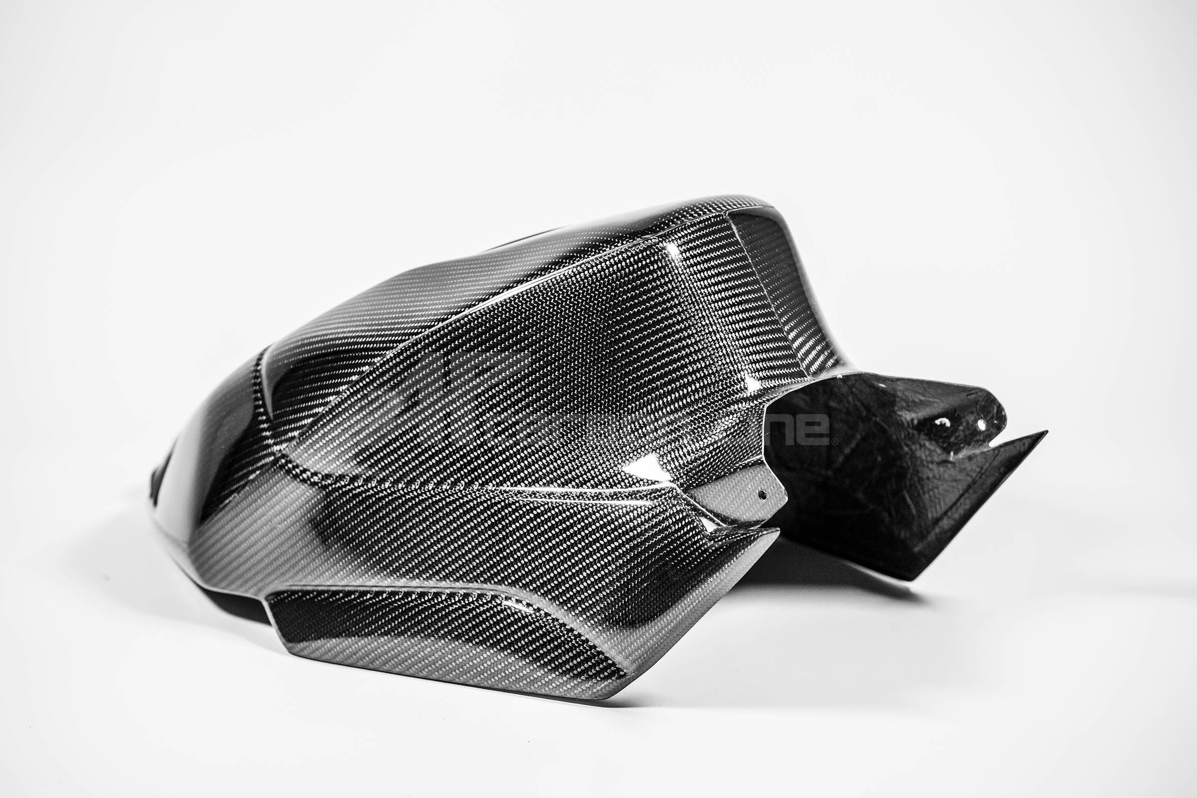SBK Tampa de tanque 200g AP Carbon Line Honda CBR 1000 RR-R SC82 (20-23) 