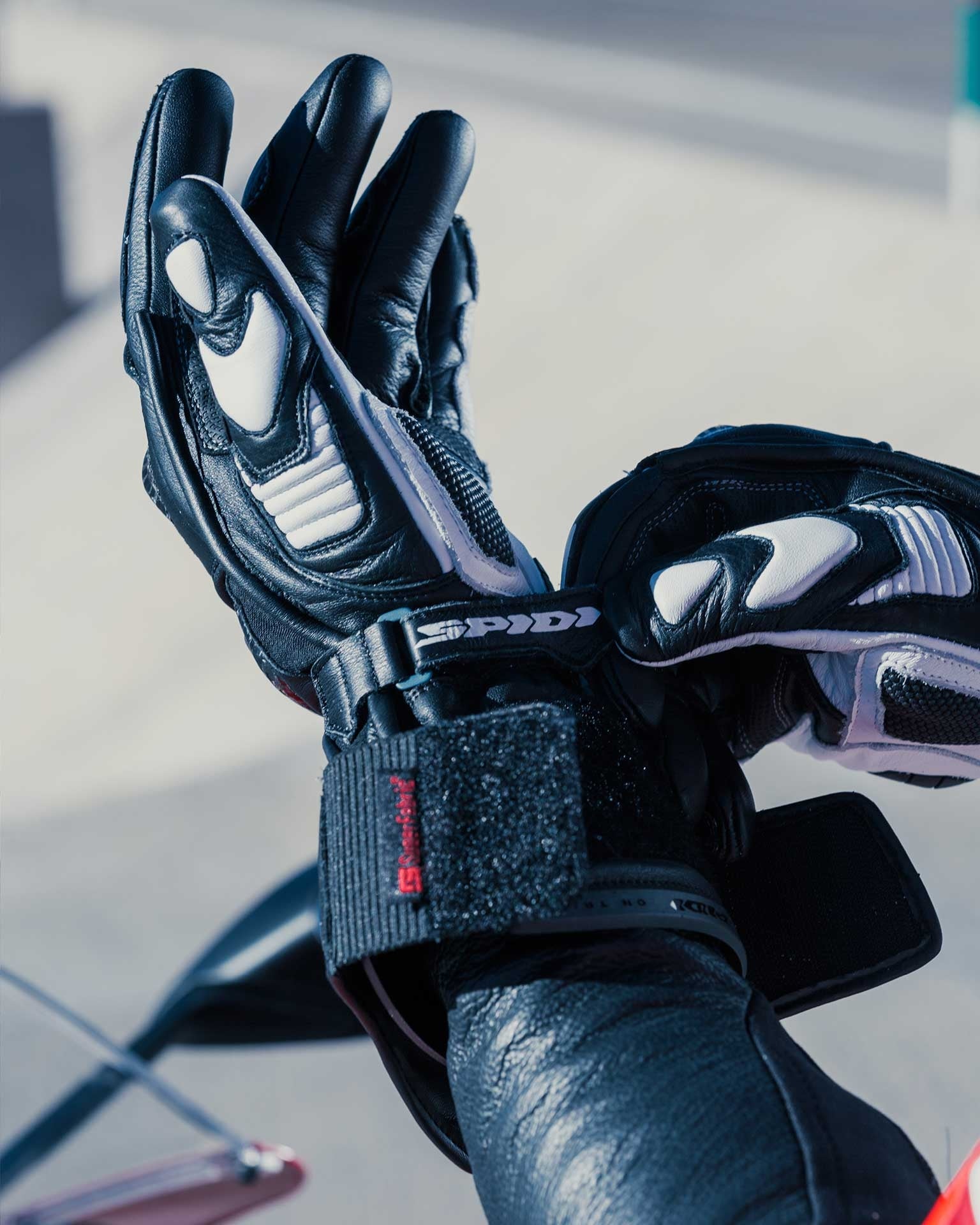 Spidi Carbo Track Evo Racing Luvas de Couro para Motocicleta | Masculino | Preto/Branco | A203011 