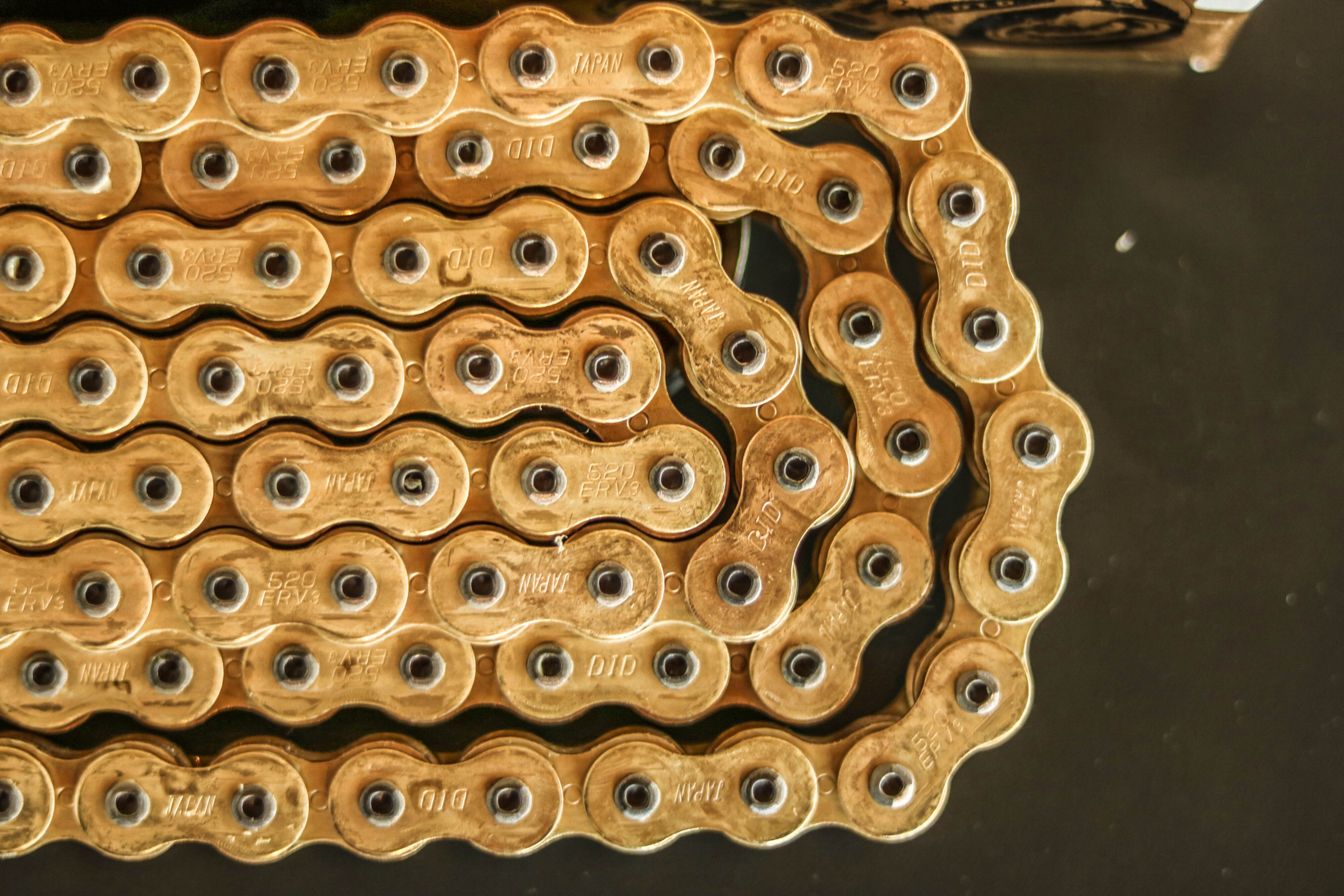 Corrente D.I.D 520ERV7 X-Ring 520 G&G aberta com fecho de rebite – 100 a 130 elos 