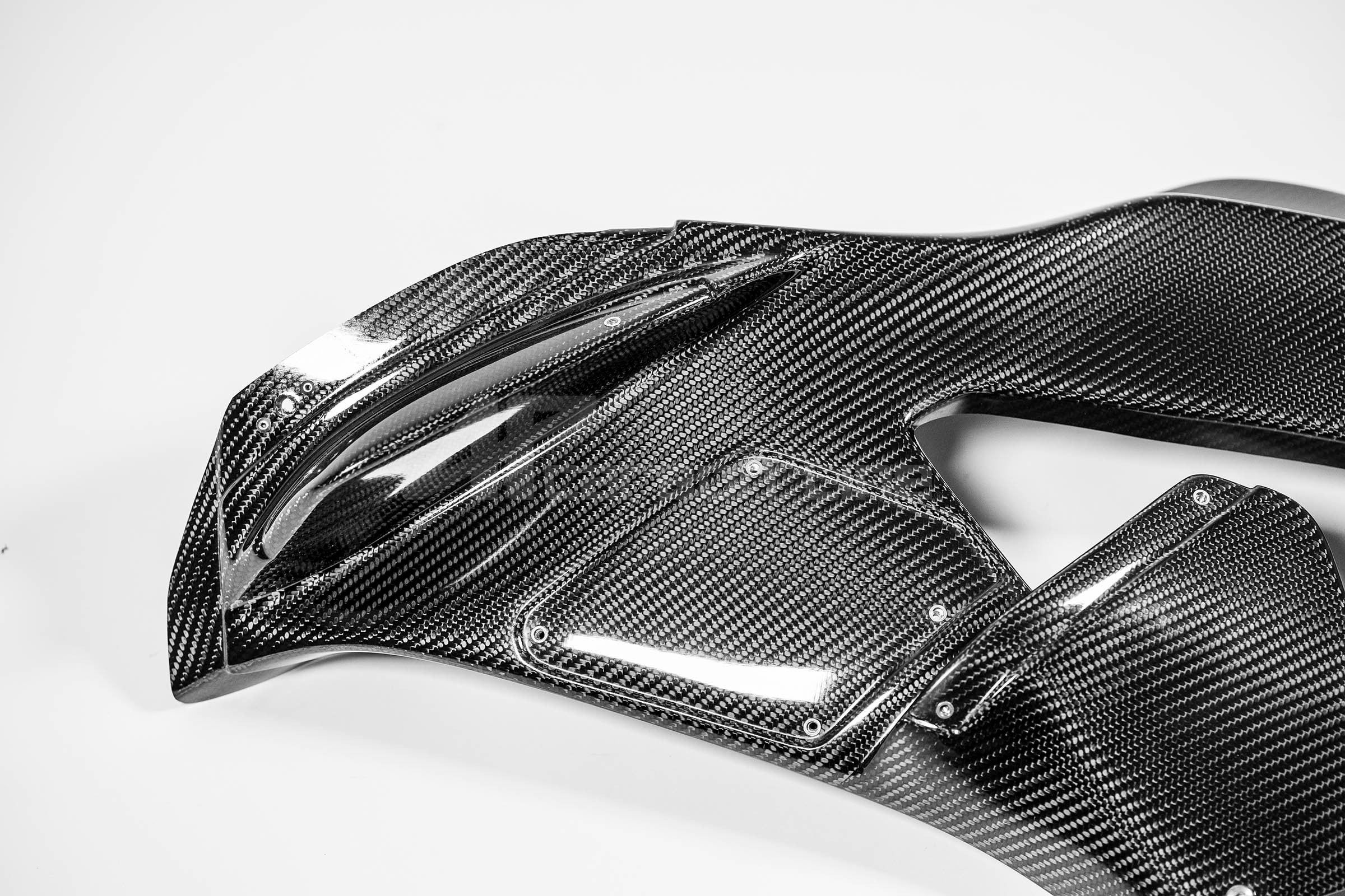Painel lateral esquerdo 200g AP Carbon Line Honda CBR 1000 RR-R SC82 (20-23) 