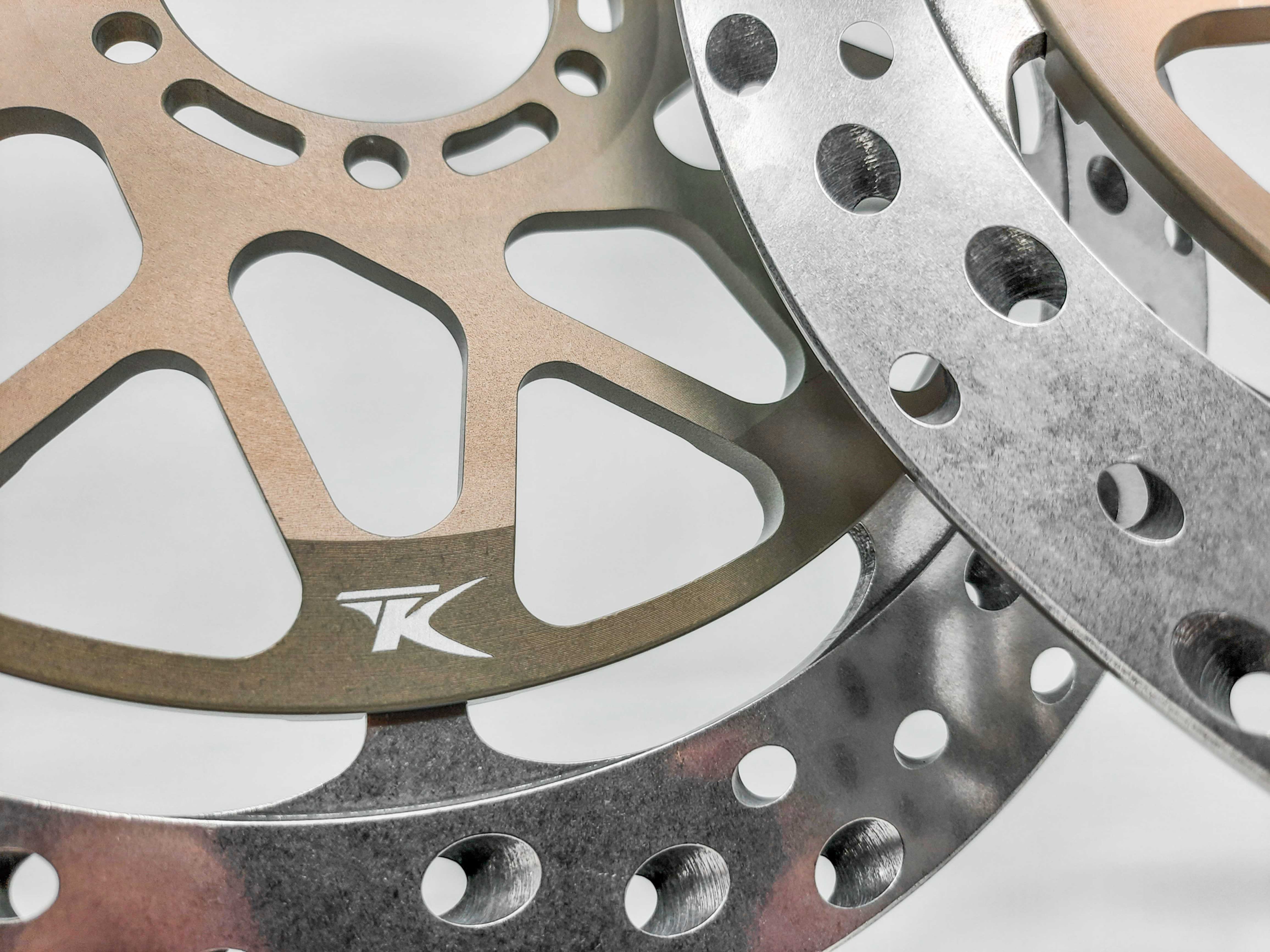 TK Discos de Travão SBK GP 7.0 Discos de Travão Kit BMW S1000RR K46 com suporte HP (09-18) 