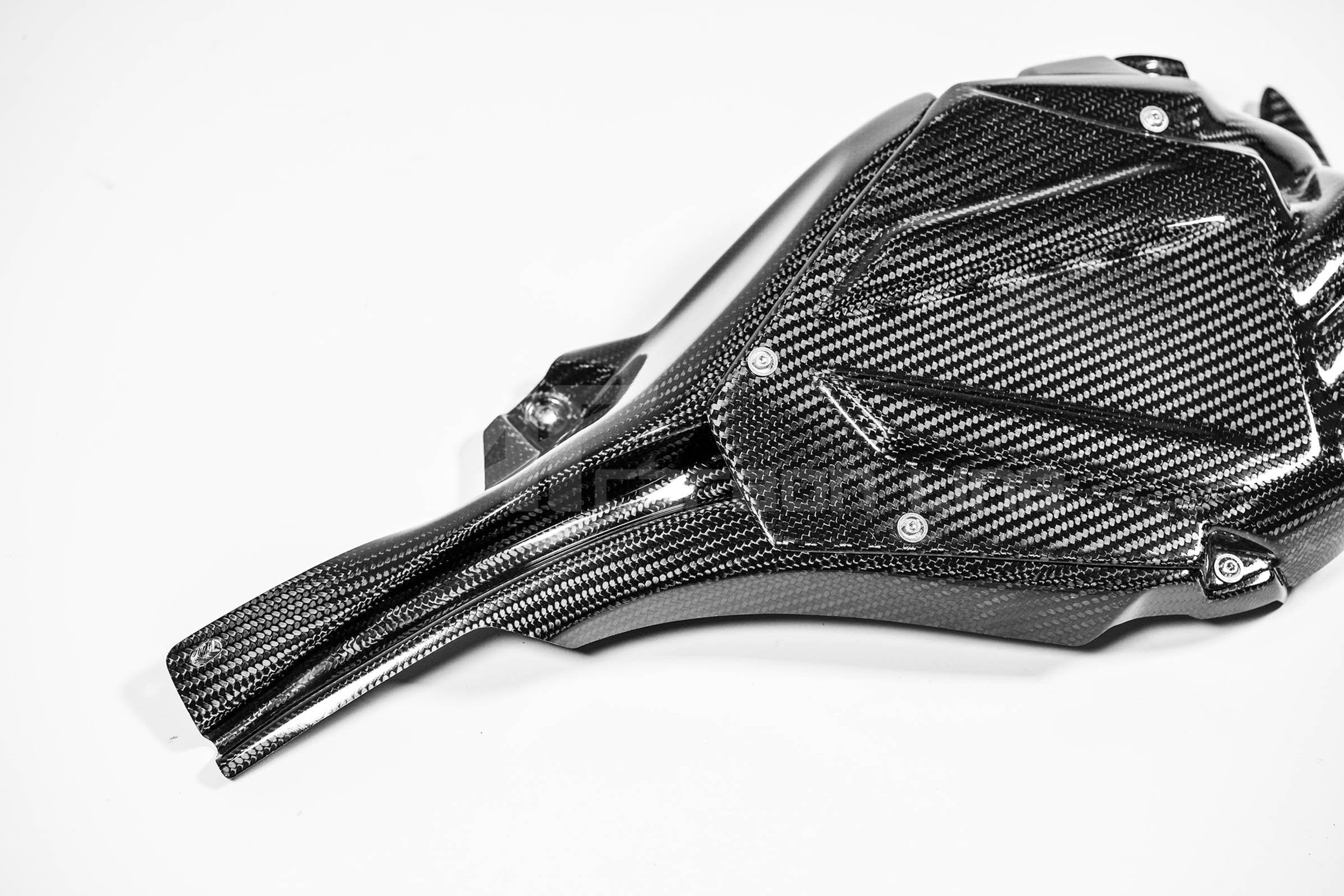 Tampa da ECU com canal de refrigeração 200g AP Carbon Line Yamaha YZF-R1/M RN65 (20-25) 